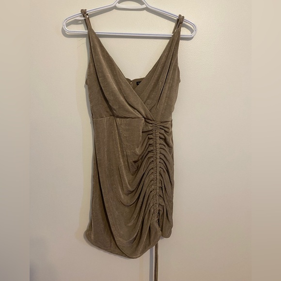 **3 DRESS BUNDLE -FashionNova - Picture 6 of 8